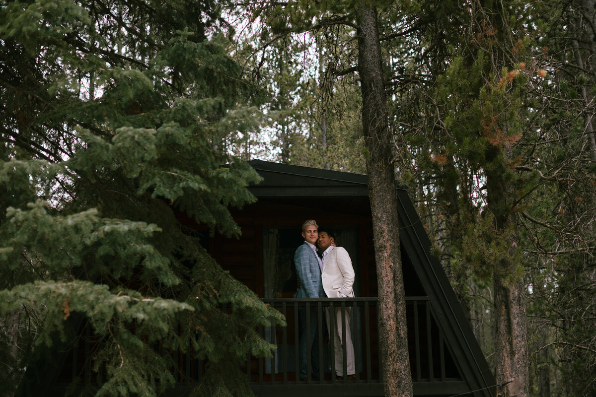 cabin-elopement-yellowstone-33