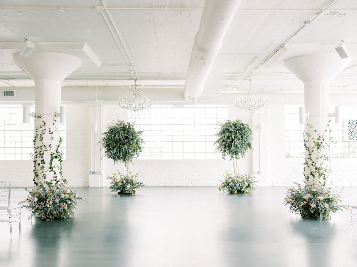 Lindsey Taylor Photography Elizabeth Meador Flowers Room 1520-1