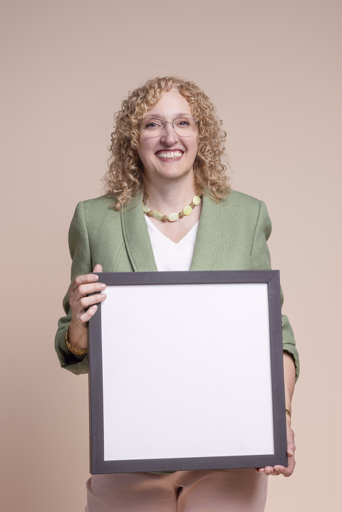 Aviatra-cincinnati-personal-brand-photos-Jennifer Blackburn-your-brand-compass-2065