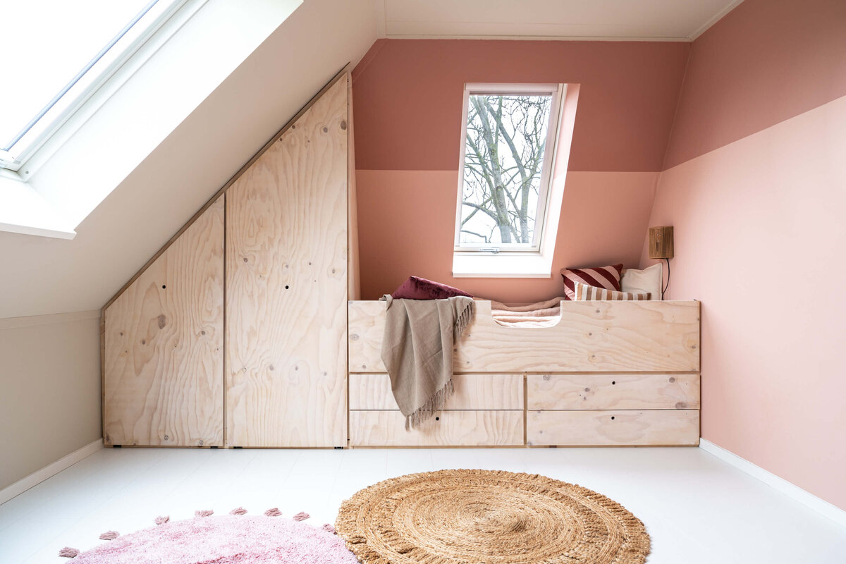 Roze kinderkamer inrichting door Marlinde Interieurontwerp