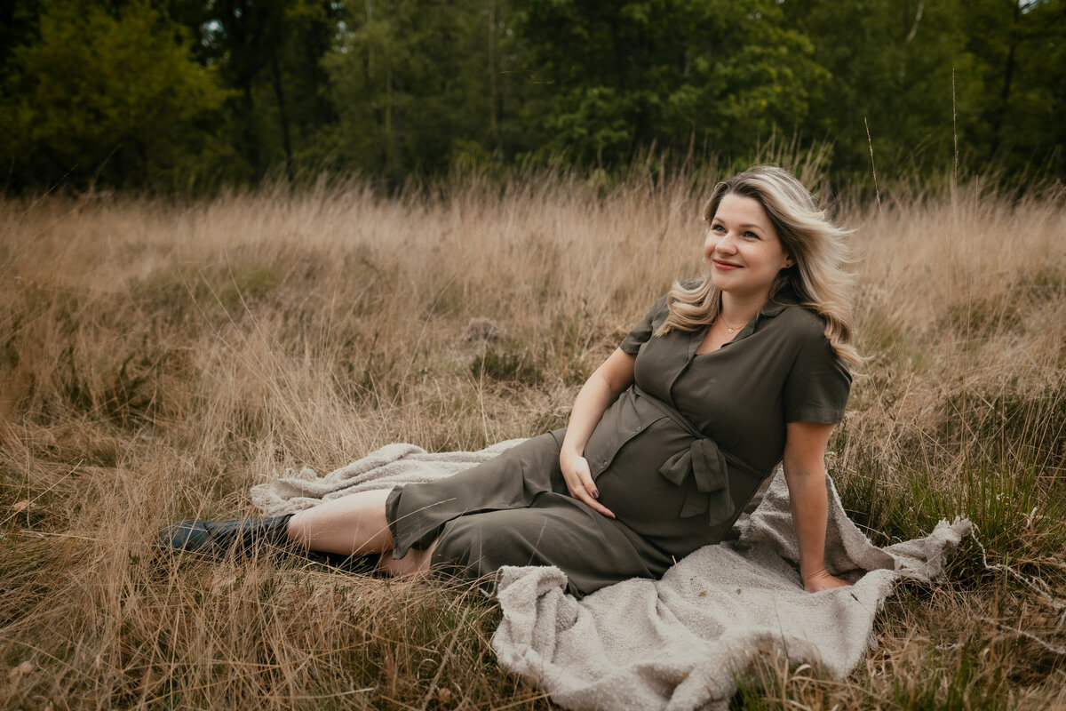 Zwangerschap Portret buiten fotoshoot bos