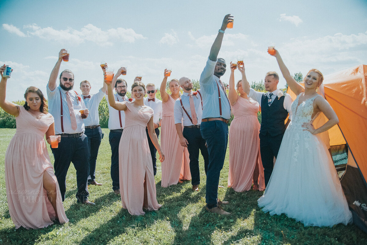 bridal party _ alaynna ann schwartz _ harpors vinyard _ iowa photographer _ playlife photography_0042