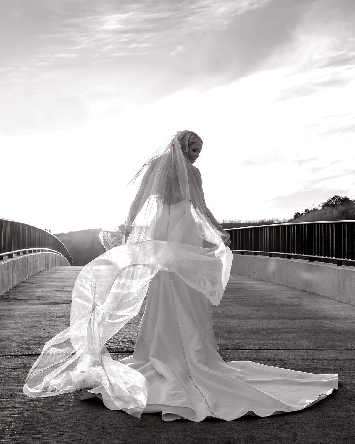 crossings-carlsbad-bridal-portrait-wedding-veil-flowing-dress