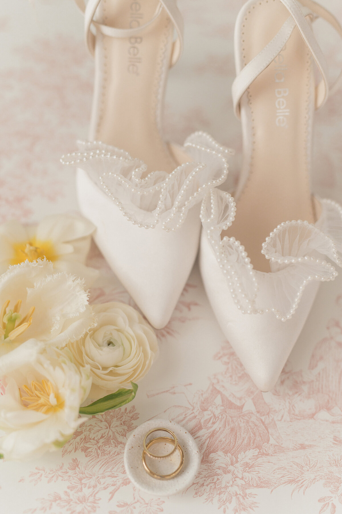 boston-wedding-photographer-seamless-photography-bellabell-shoes-wedding-details
