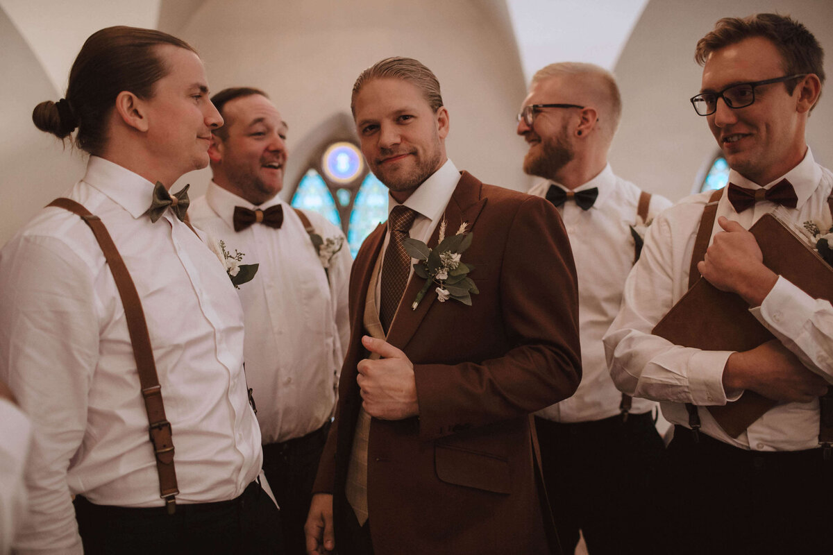 two-rivers-sepia-chapel-wedding-nikki-n-photography-202