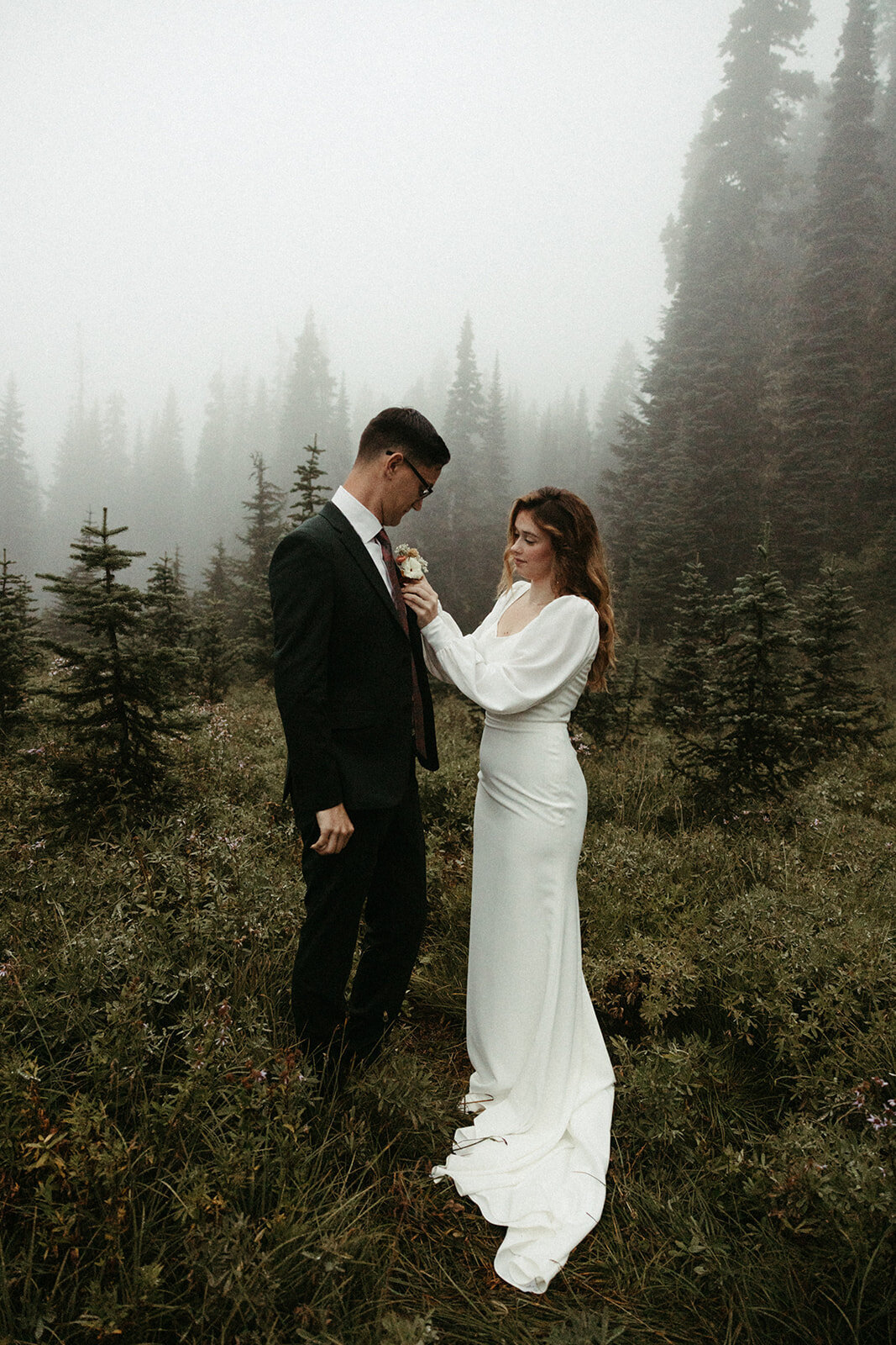 MtRainierSmallWedding-DallinHazard-42