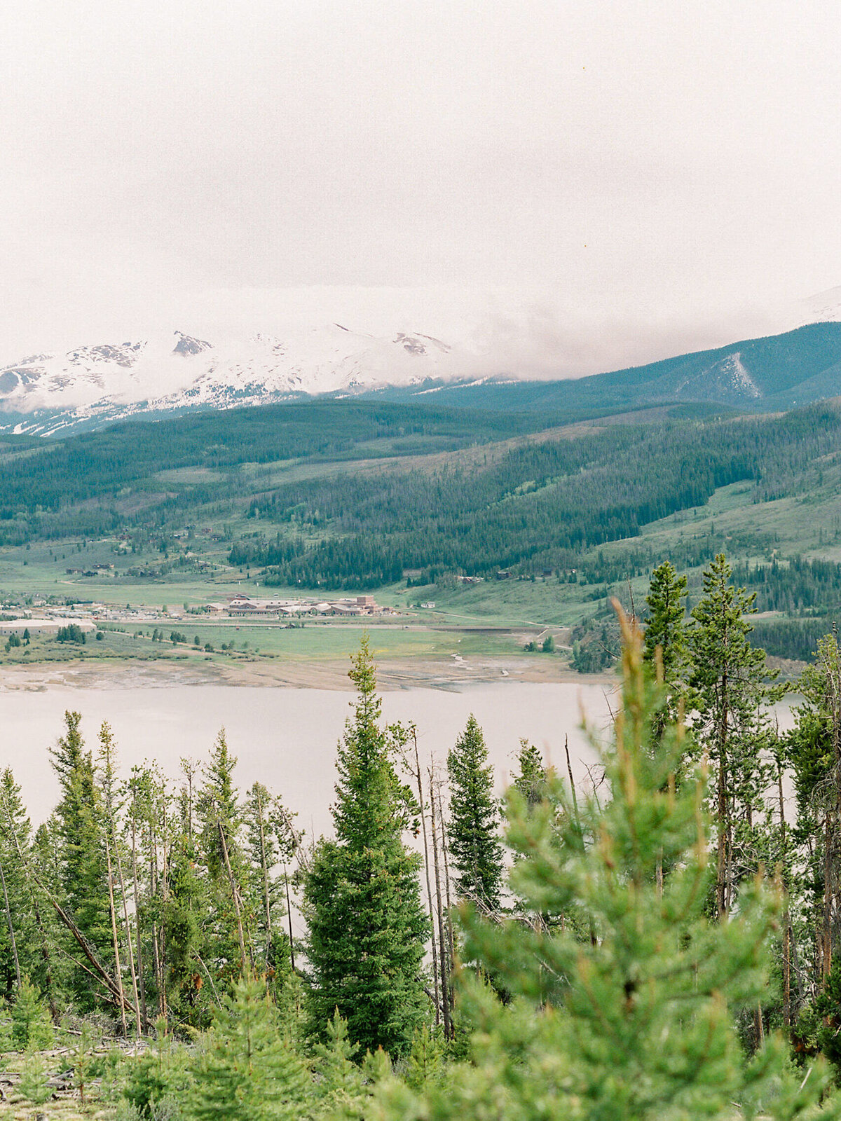 denver-wedding-photographer-denver-engagement-session-breckenridge-wedding-mackenzie-reiter-photography-30