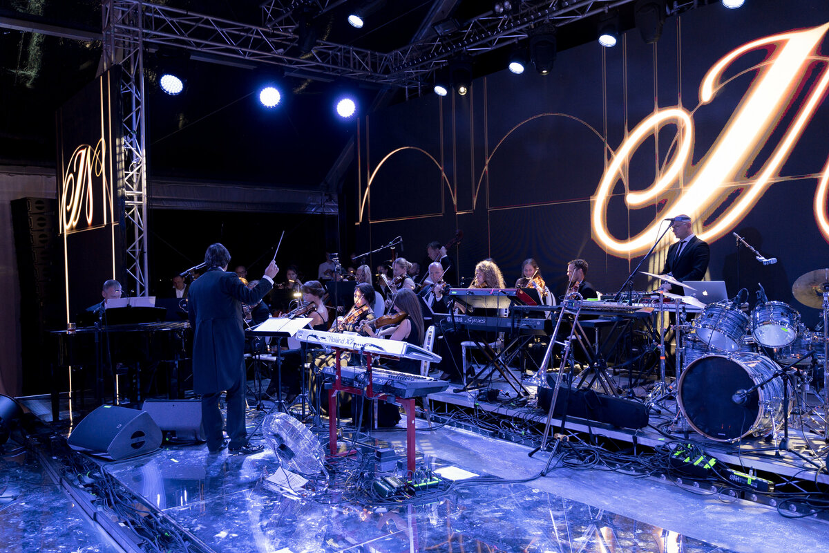 19-Luxury-wedding-entertainment-Eventoile-Ceelo-Green-5