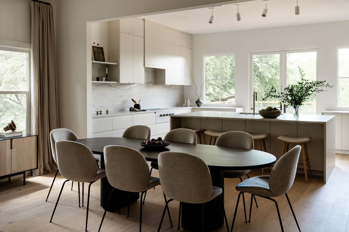 timeless-dining-kitchen-design-austin-home-modern-minimal-simple-warm-natural-light-house-franc