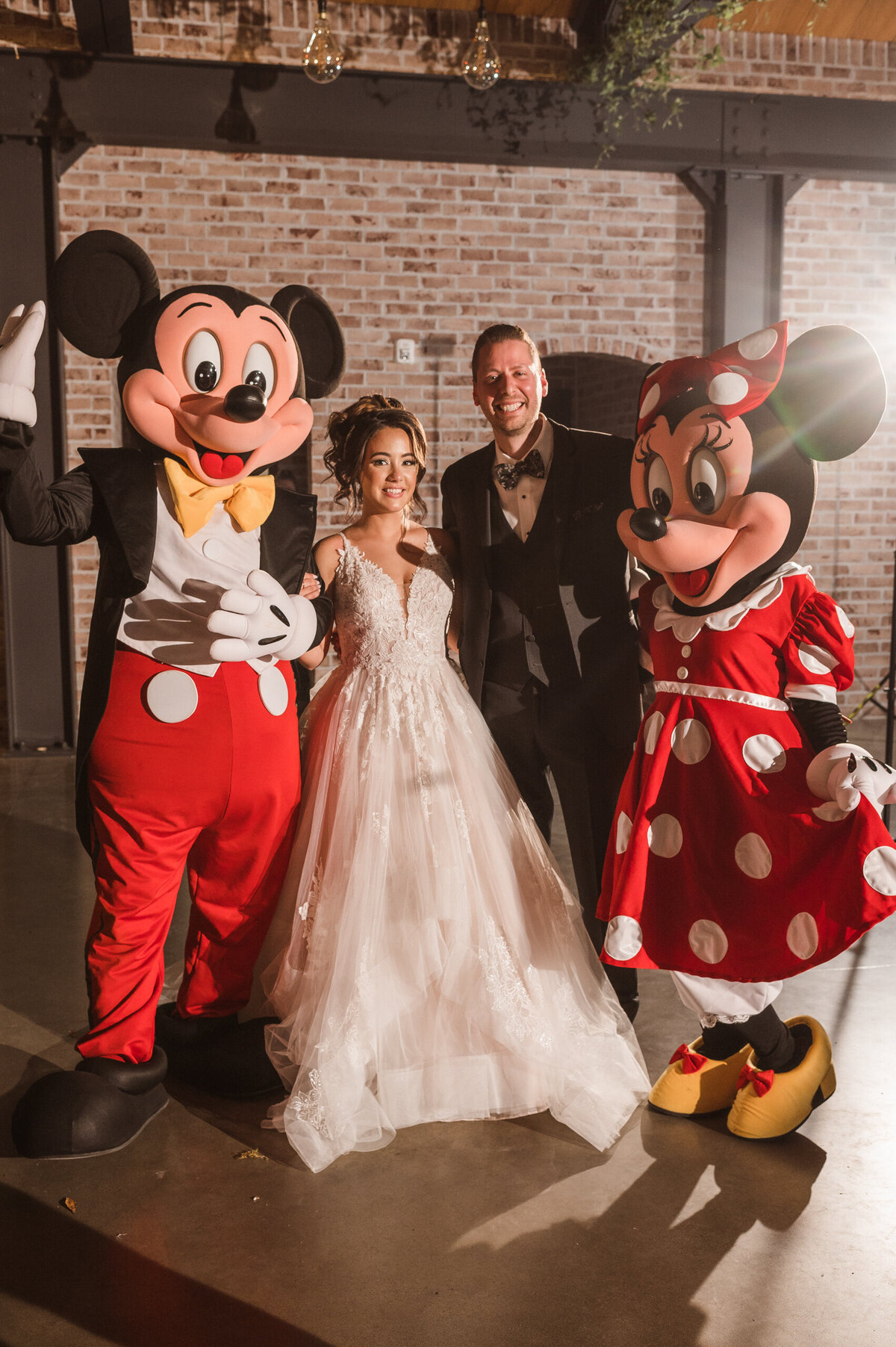whimsical-wedding-photographer-nj-by-suess-moments-at-the-perona-farms-refinery