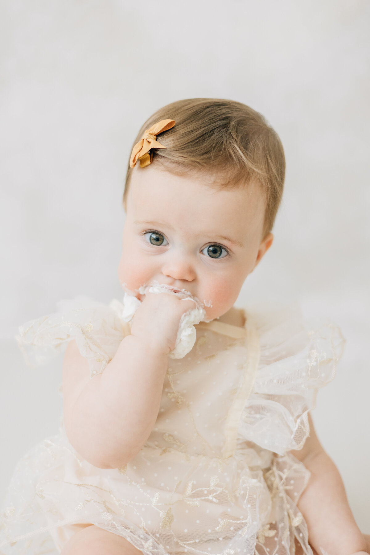 One year twin smash cake session in studio located in Lewisville, TX