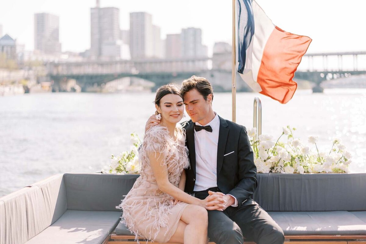 Paris wedding elopement on the Seine private boat Veronique Lorre floral designer Ruth Terrero Photography9