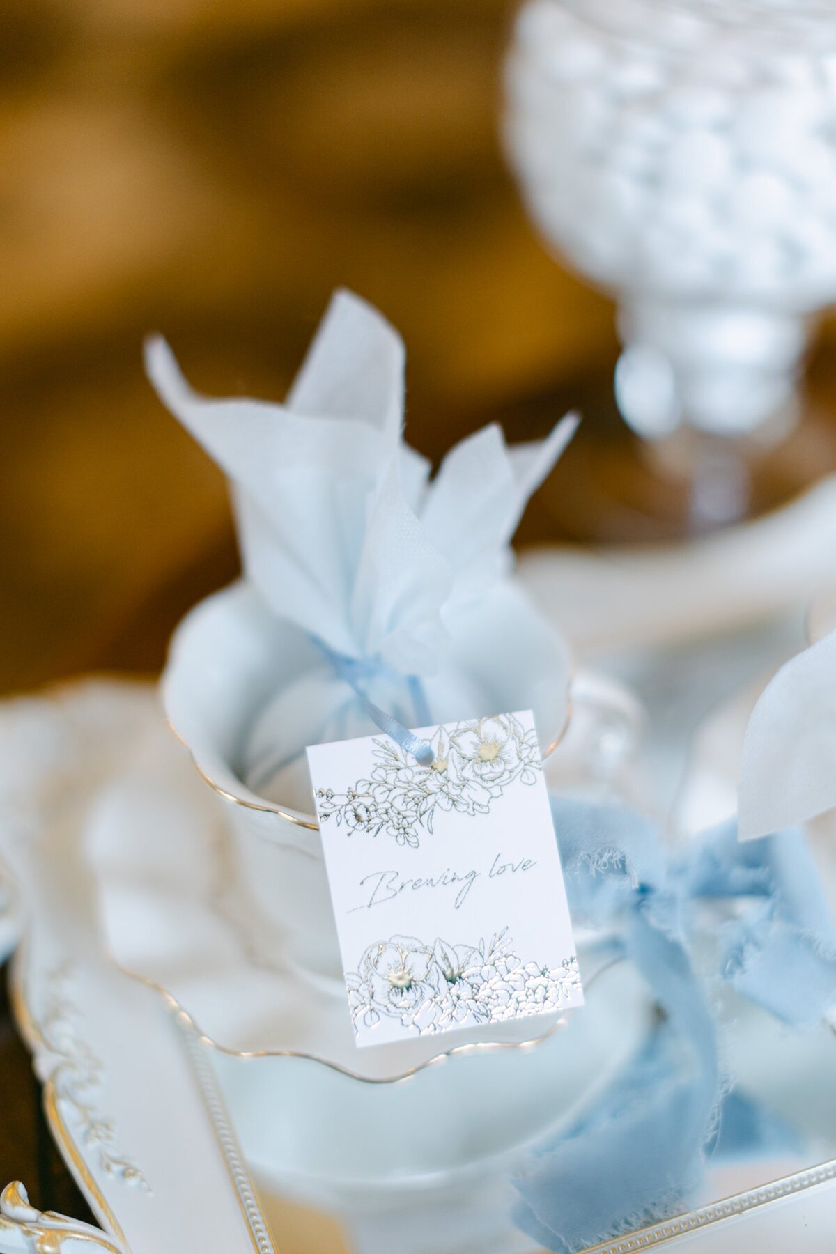 Bespoke tea cup with special tea made by ECLAT Destination Weddings in the color of the wedding