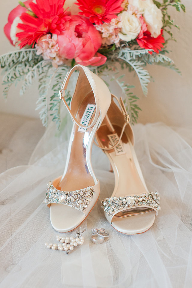 Destination wedding ceremony photographed at Overlook Barn by Boone Wedding Photographer Wayfaring Wanderer. Overlook Barn is a beautiful venue in Beech Mountain, NC.