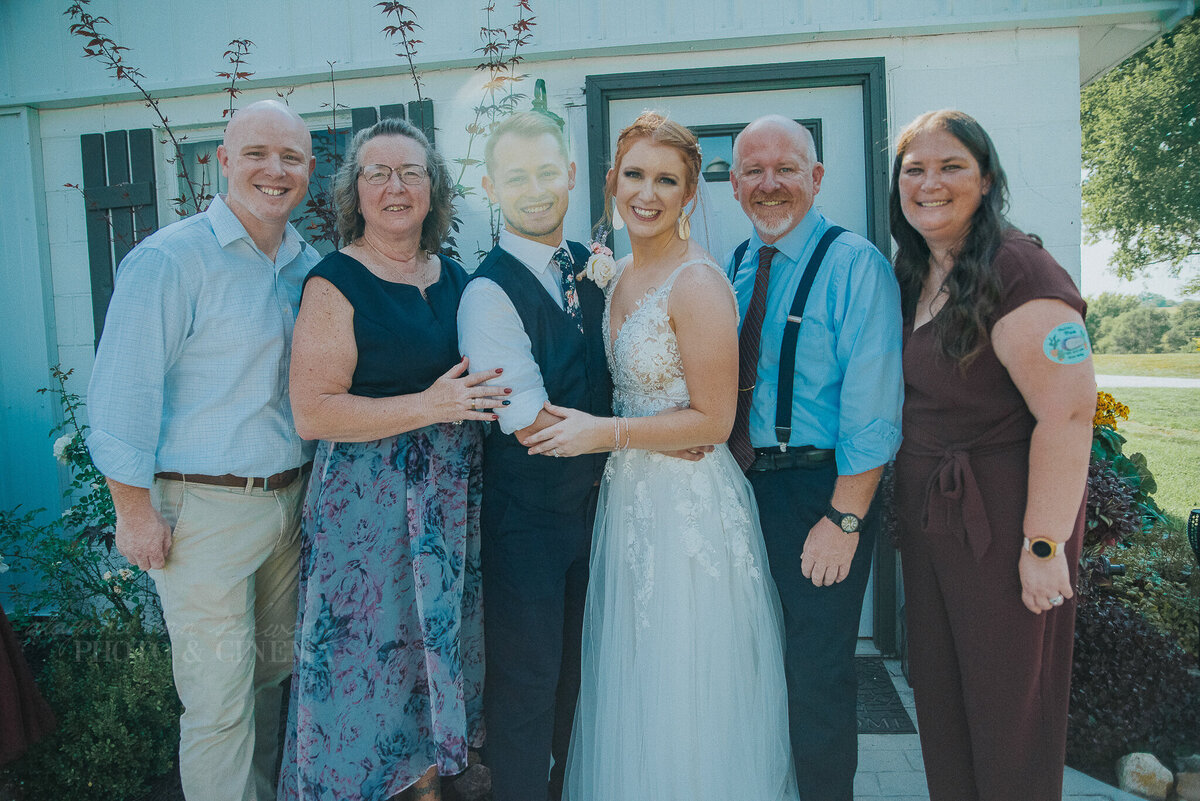 family formals _ alaynna ann schwartz _ harpors vinyard _ iowa photographer _ playlife photography_0197