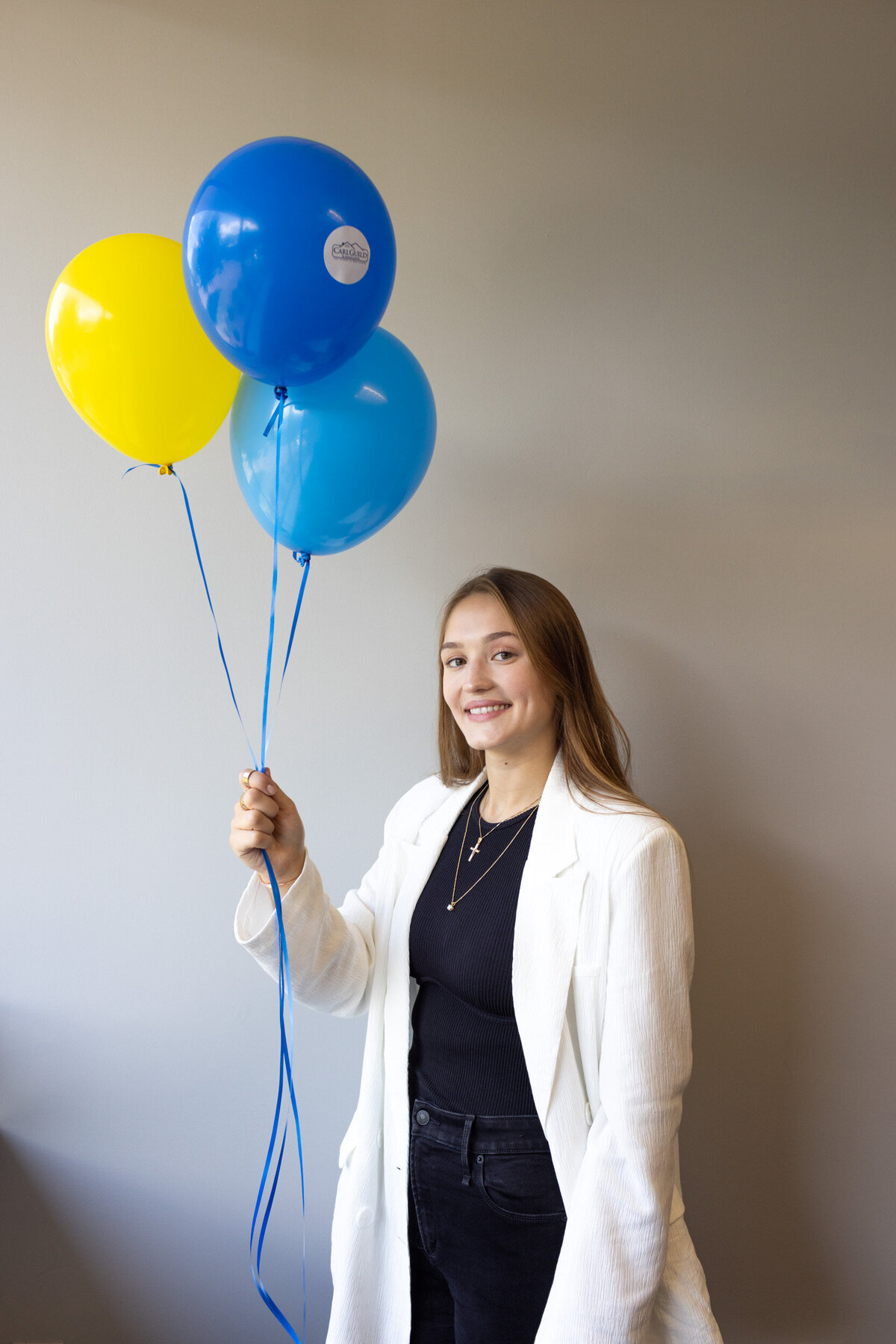 real state agent_with balloons_ branding session-13