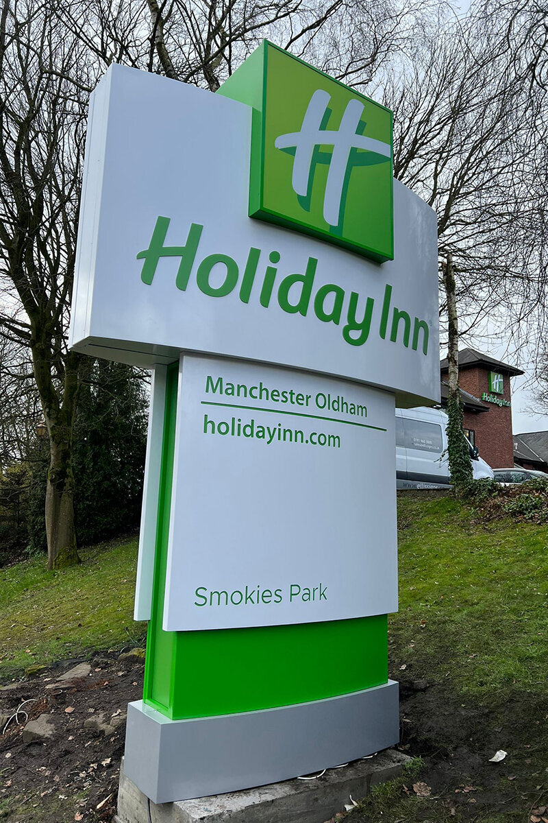ellis-signs-holiday-inn-totem-sign-newcastle-gateshead-north-east