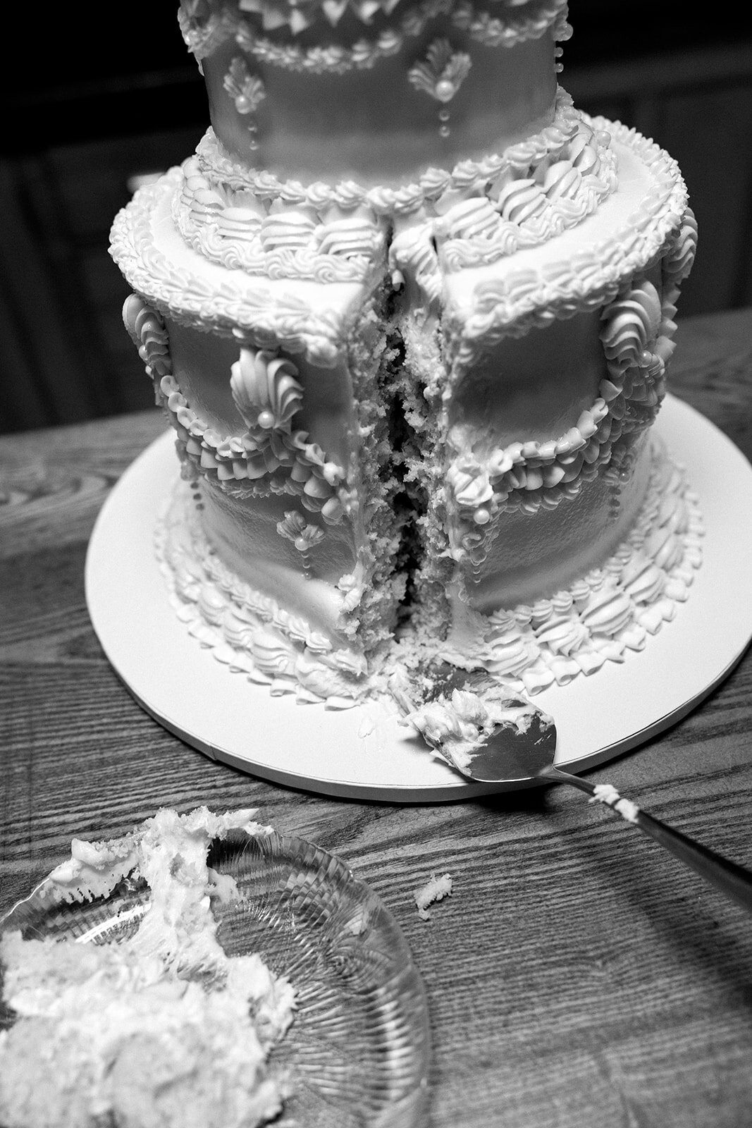 Wedding-Cake-NC-Photography