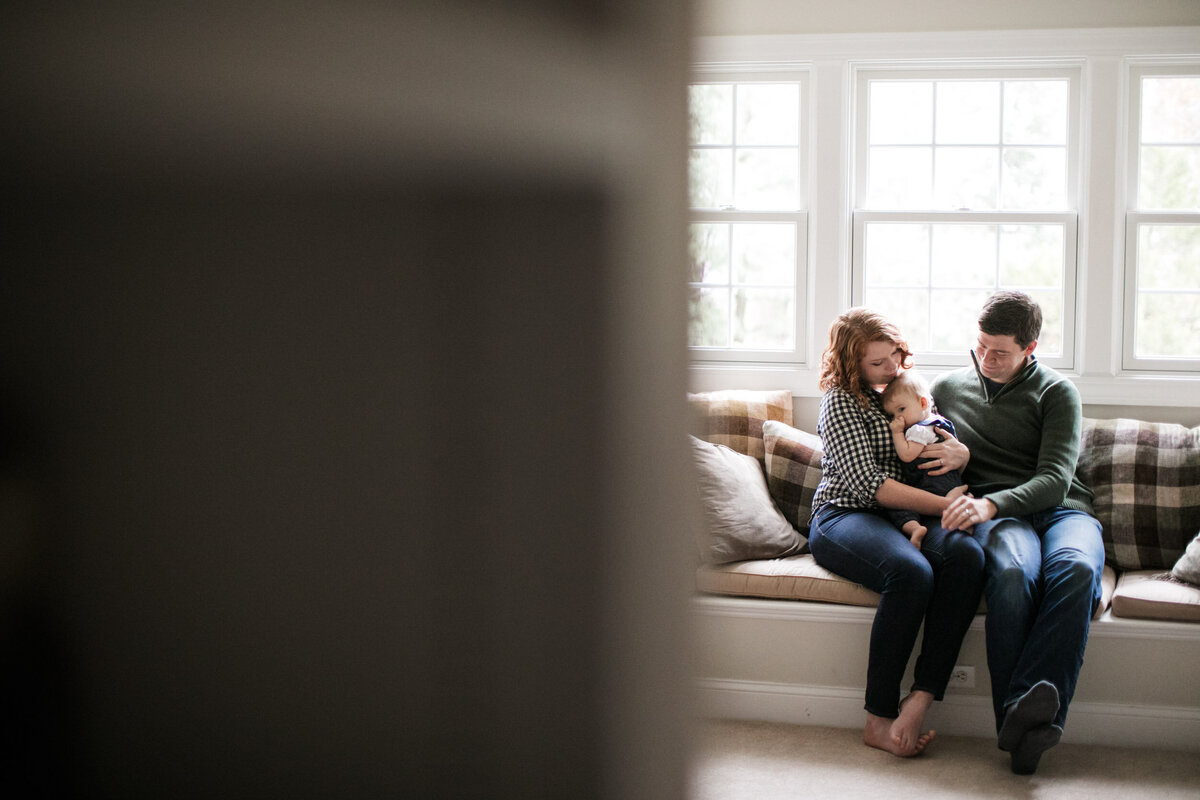candid-natural-boston-newborn-family-photographer-zev-fisher-031