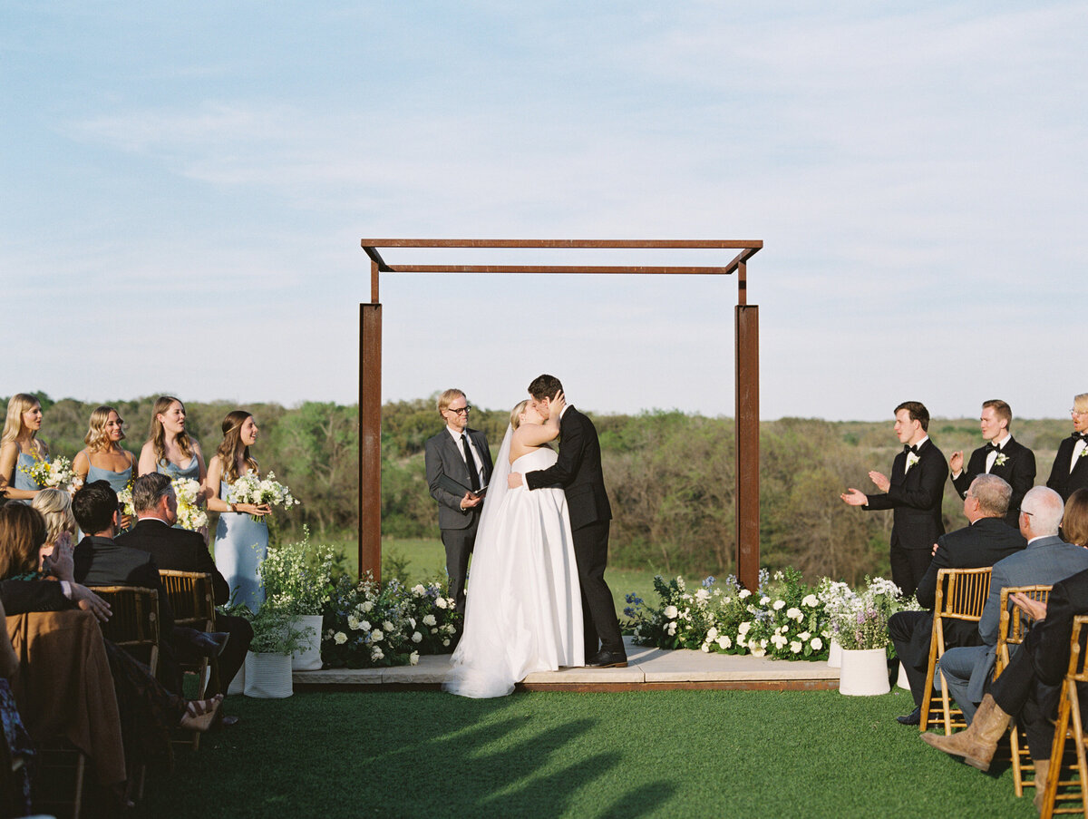 timeless-wedding-ceremony-dallas-outdoor-lazy-s-hacienda-venue-27