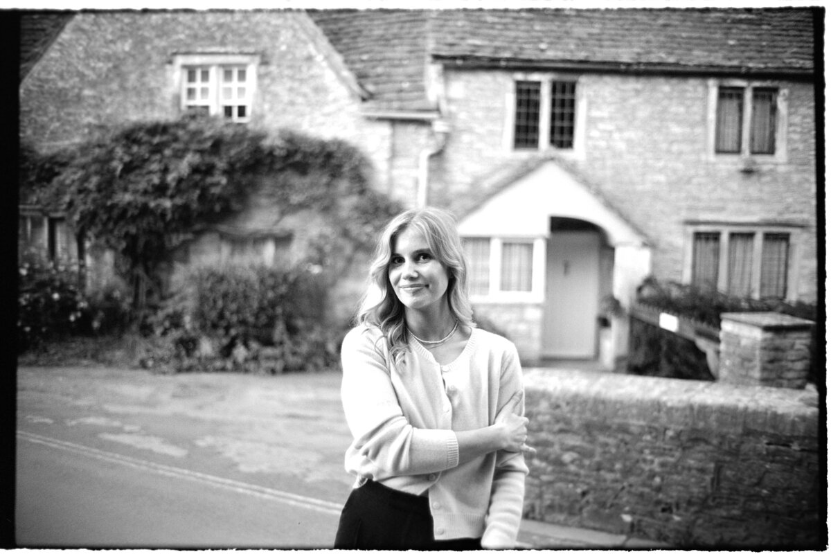 castle-combe-couple-portraits-analogue-16