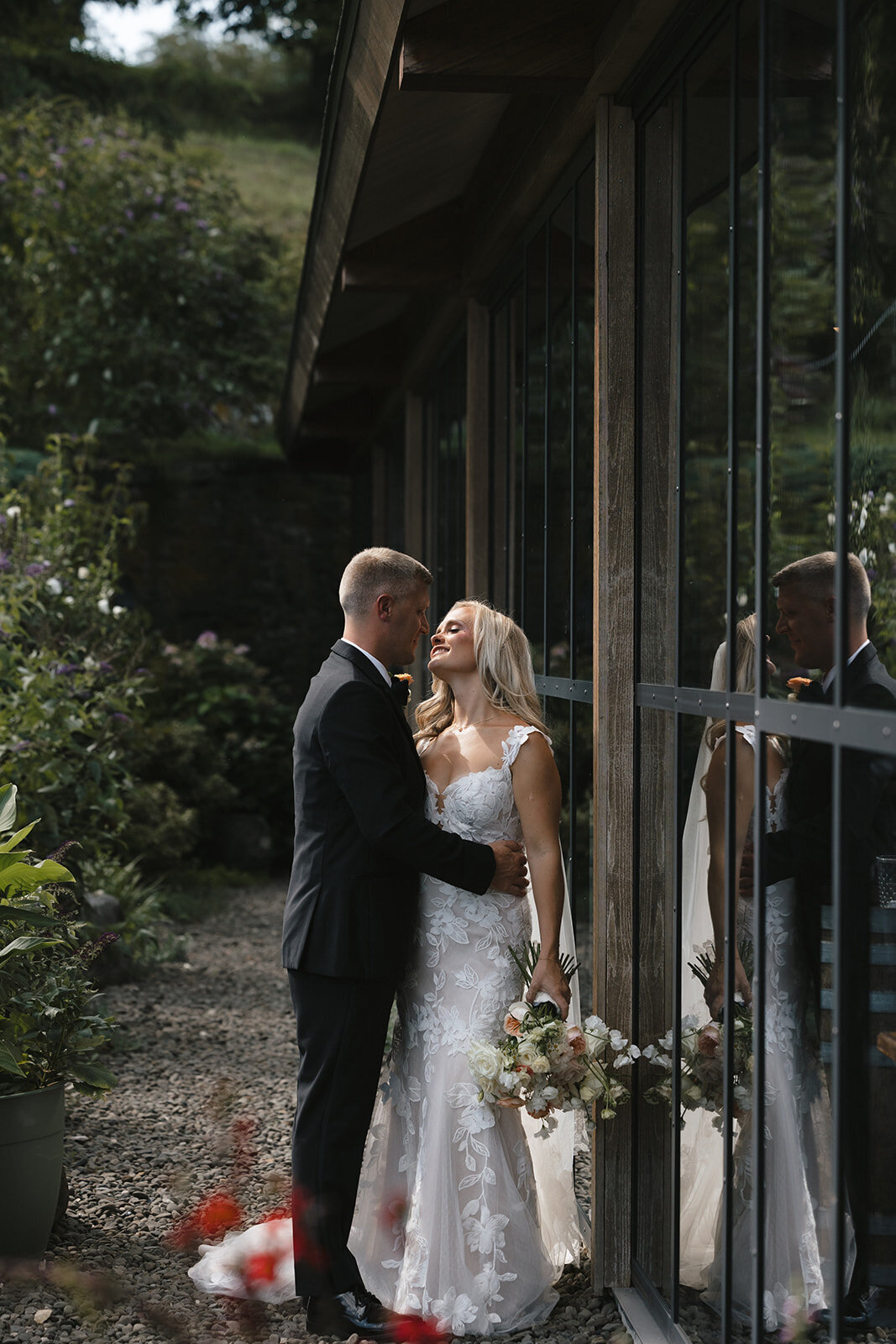 red maple vineyard wedding photos
