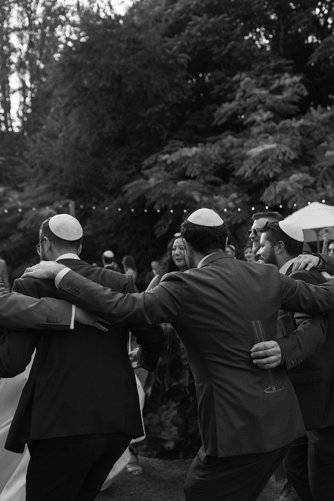 candid-hora-hart-house-jewish-wedding-vancouver-thegodards