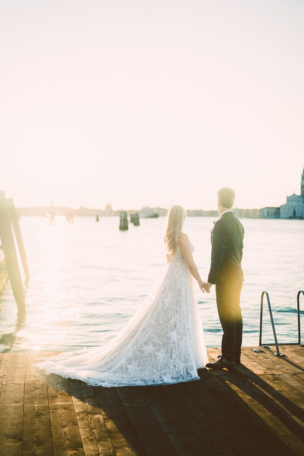 venice-elopement-photographer-editorial-film-35mm-wedding-fashion_0133