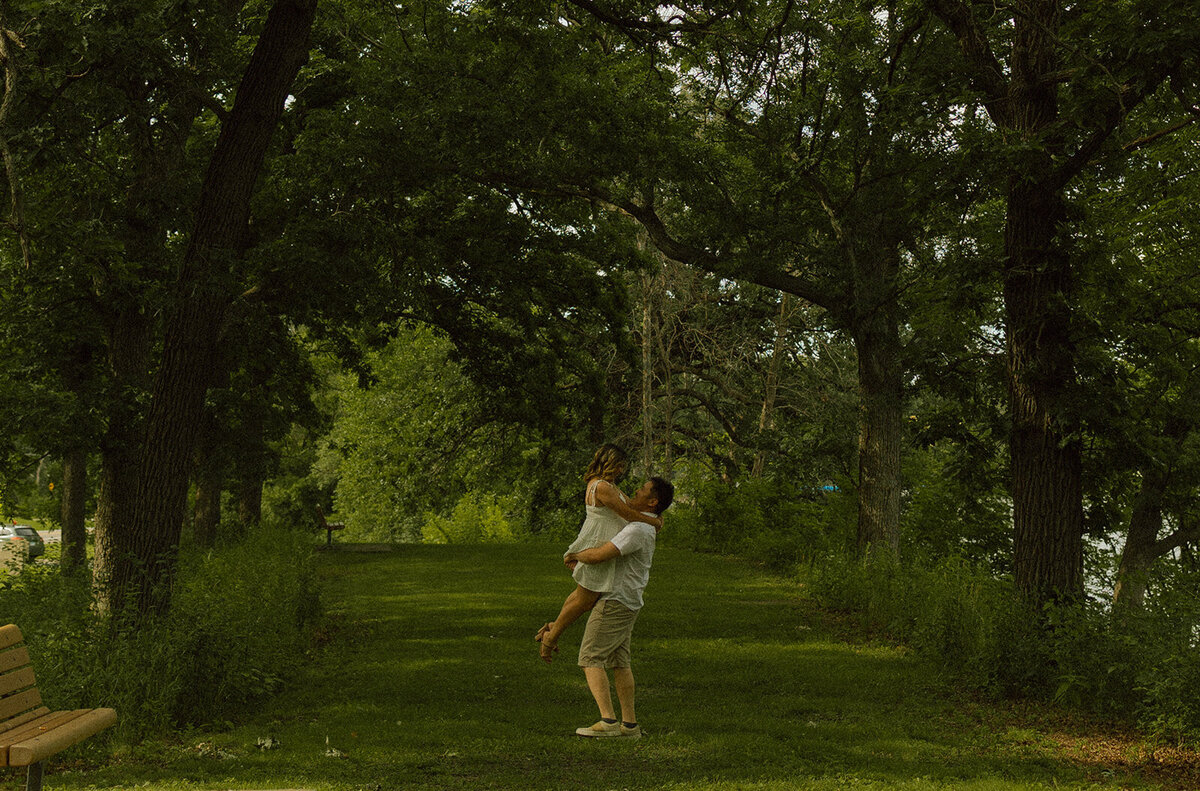 Minnesota-Couples-Photographer-21