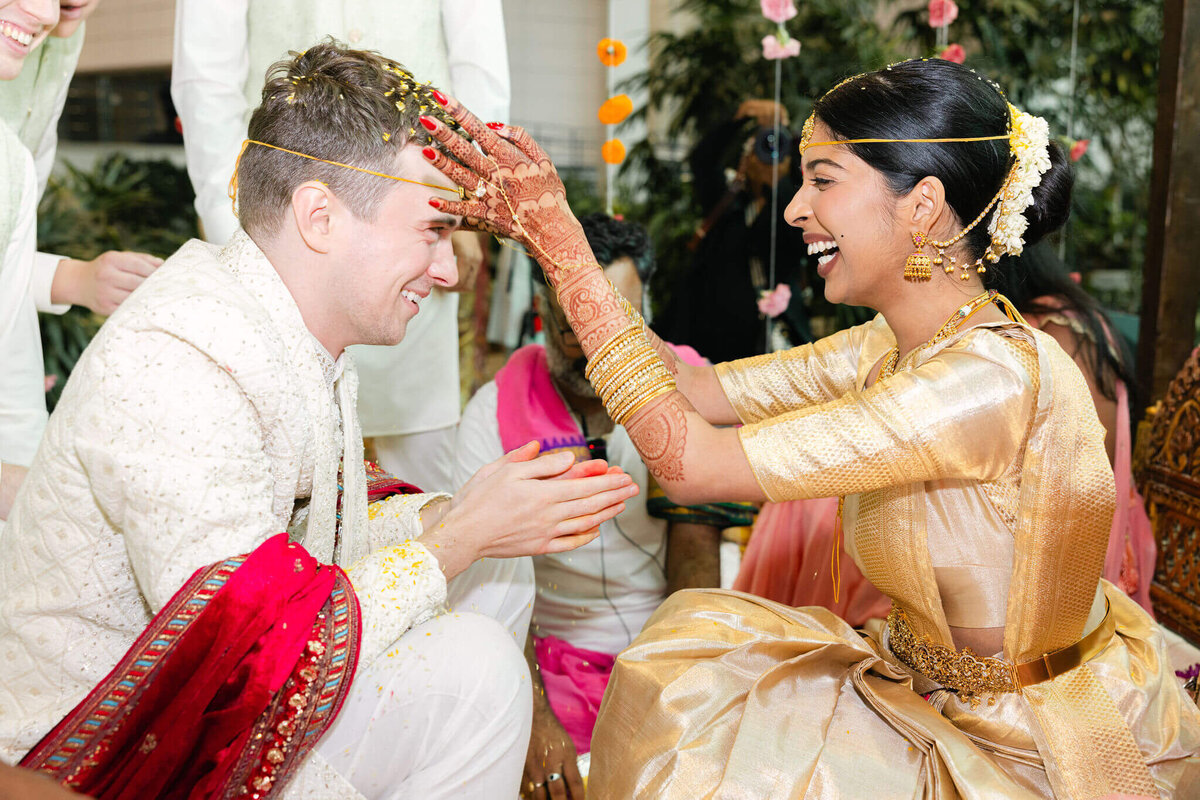detroit-engagement-session-dramatic-lighting