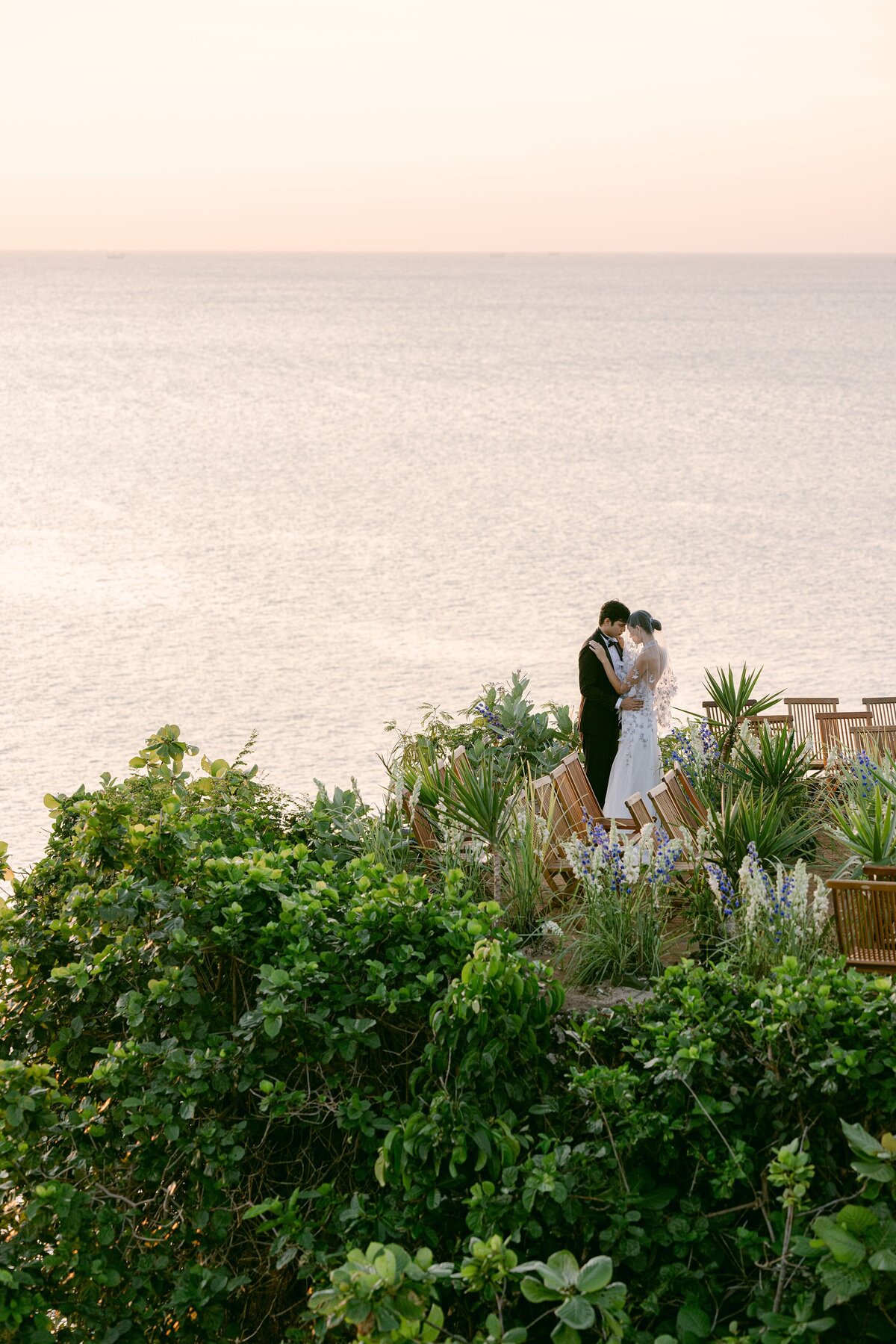 462Bali Bright Balangan Cliff Wedding Photography