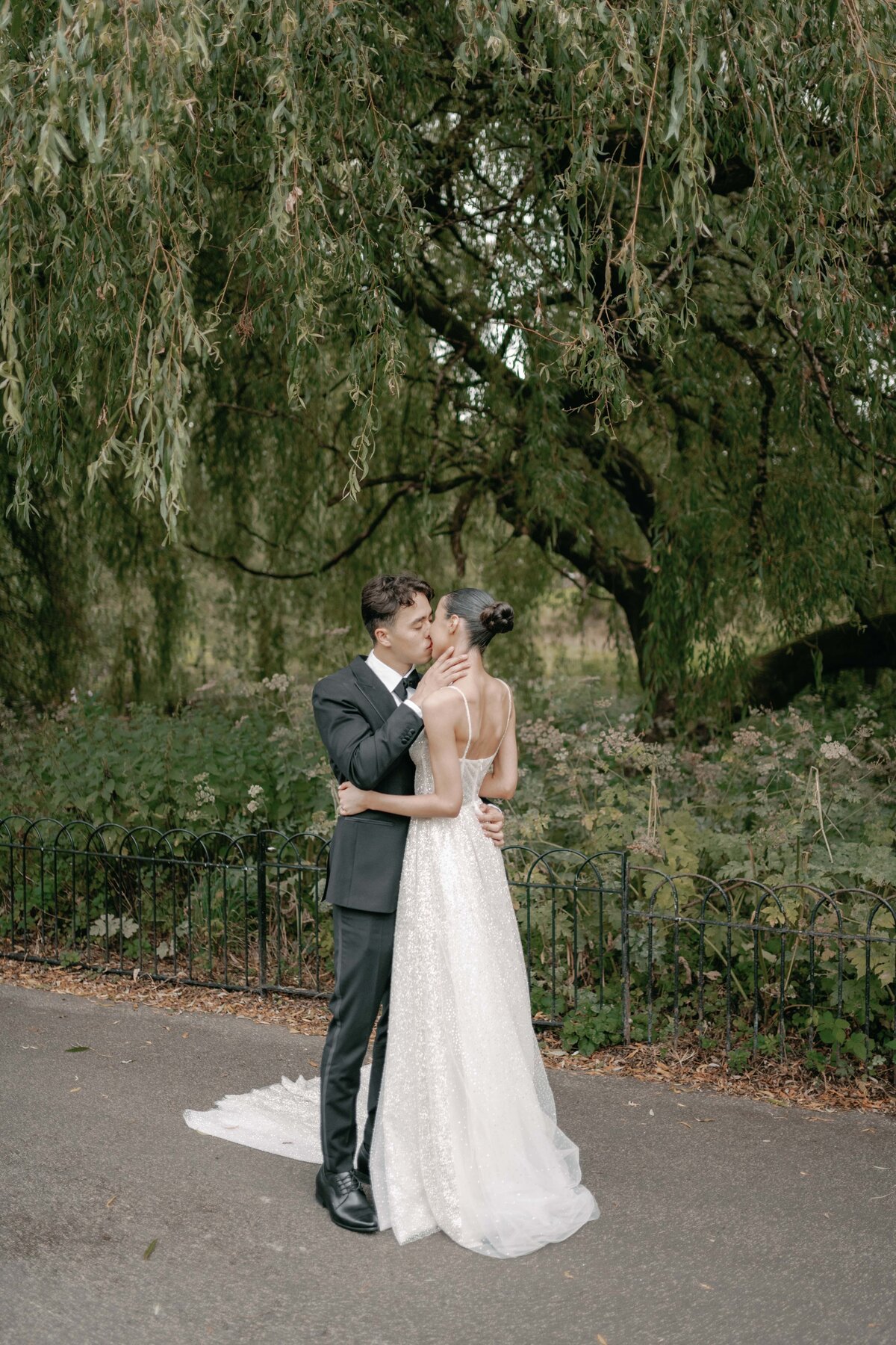Flora_And_Grace_London_Editorial_Weddng_Photographer-5