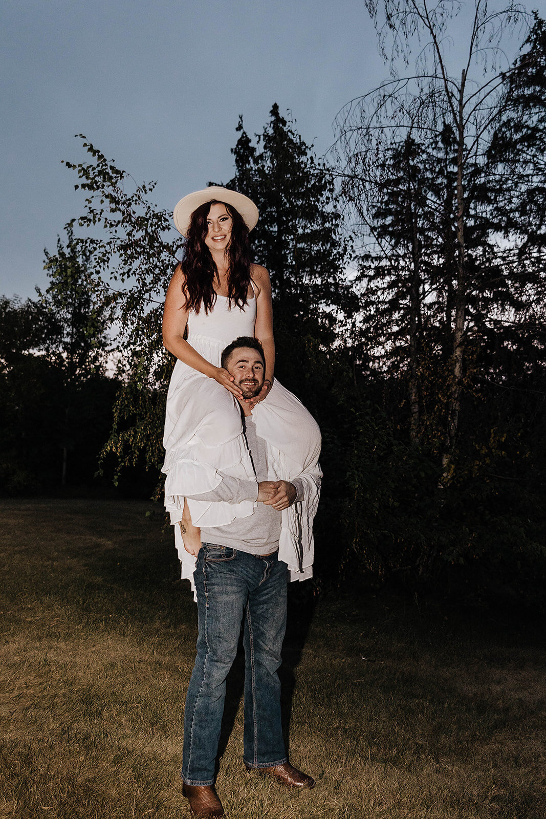Sep2022Jenna and Dean EngagementMommaPenguinPhotography-582
