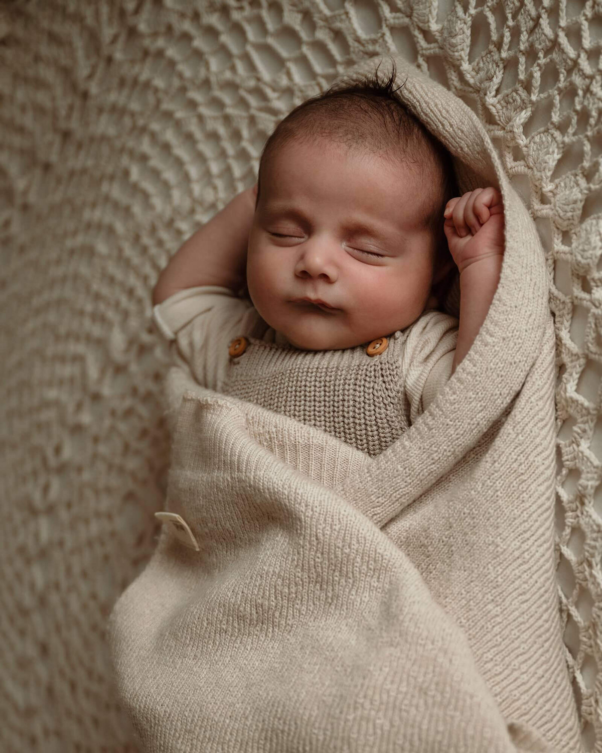 baby tijdens newbornshoot slapend