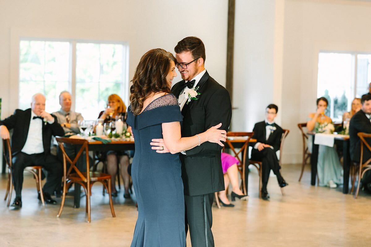 Bride and Groom Wedding Portaits Kelynn and Mathew Evansville Owensboro368