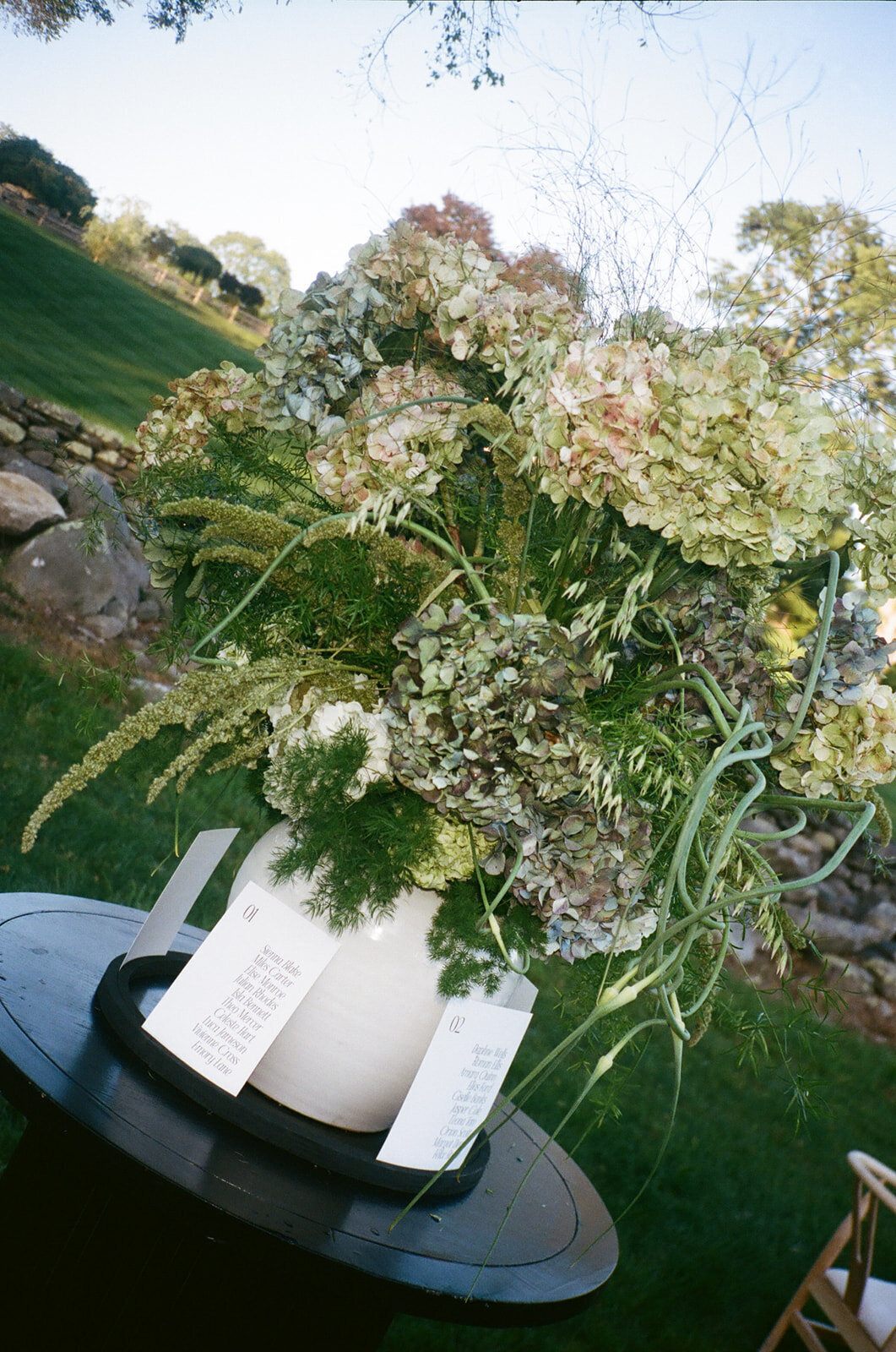 chic-wedding-escort-cards-at-willow-hill-ct