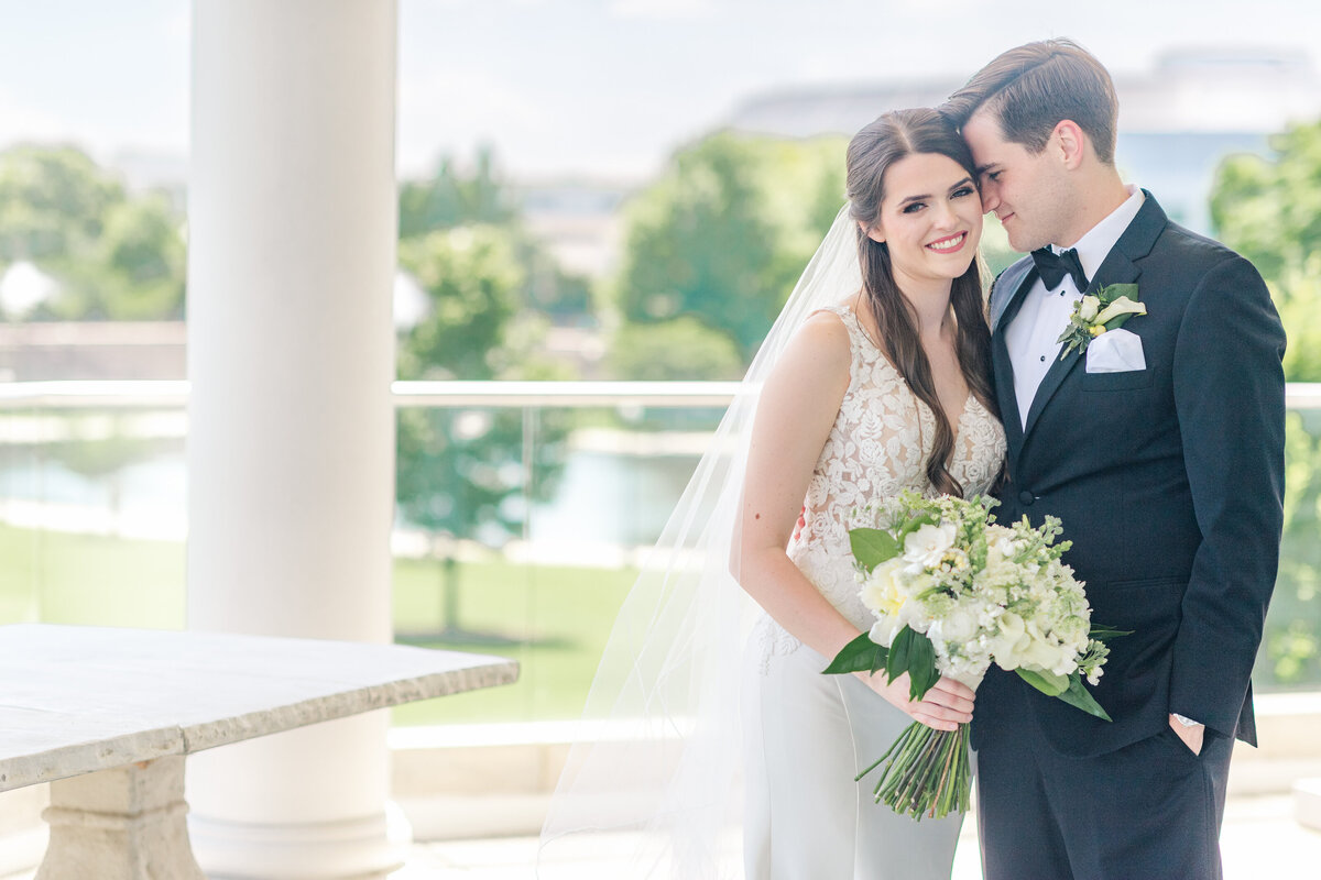 Huntsville Museum of Art Wedding - Lauren Elliott Photography - Janie & Brandon-552