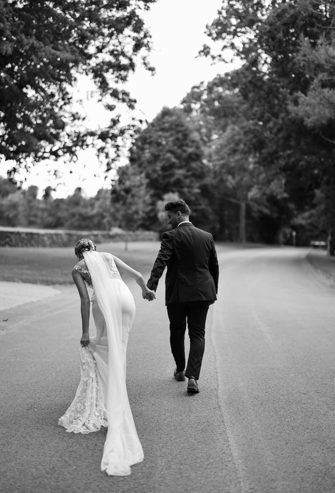 Rhode Island film wedding photographer photographs a Glen Manor House wedding.