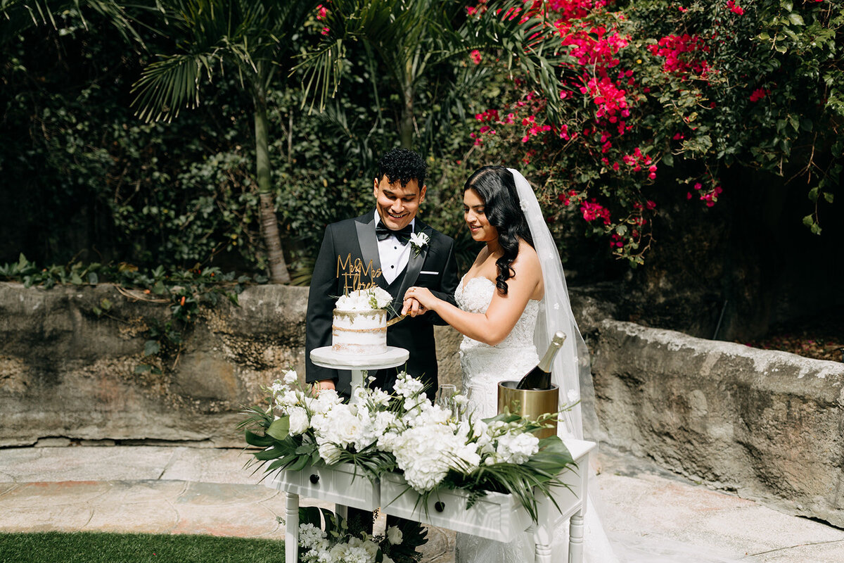 amber-whorter-sunken-gardens-florida-elopement-chantilly-chic-celebrations-8