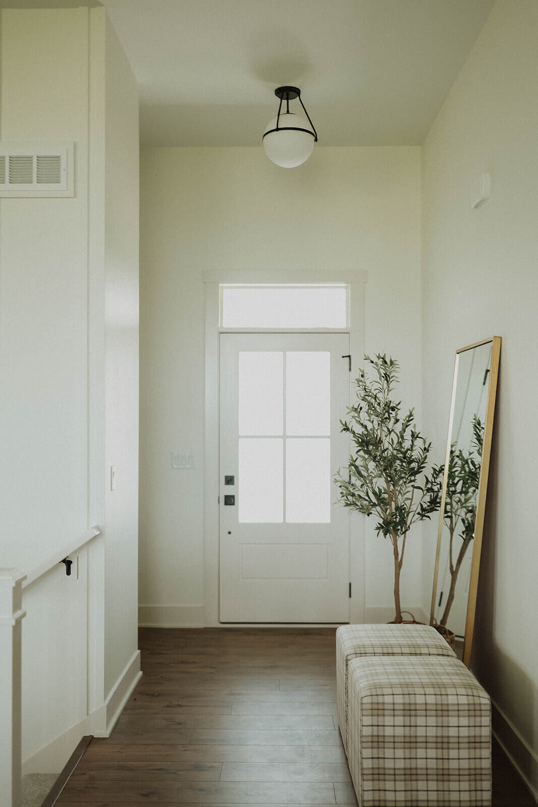 NW-28th-St-Entry-Way-Interior-Design-Grimes-Des-Moines-Waukee-West-Des-Moines-Ankeny-Lake-Panorama-Central-Iowa-NW-28th-St-Dining-Room-Interior-Design-Grimes-Des-Moines-Waukee-West-Des-Moines-Ankeny-Lake-Panorama-Central-Iowa-3F1A9597