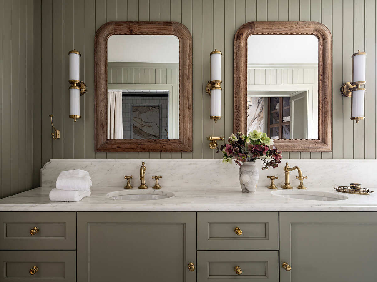 Kat Lawton Interiors - Seattle Interior Designer - English Cottage Primary Bathroom - DSCF2237-Enhanced-NR-Edit_websize