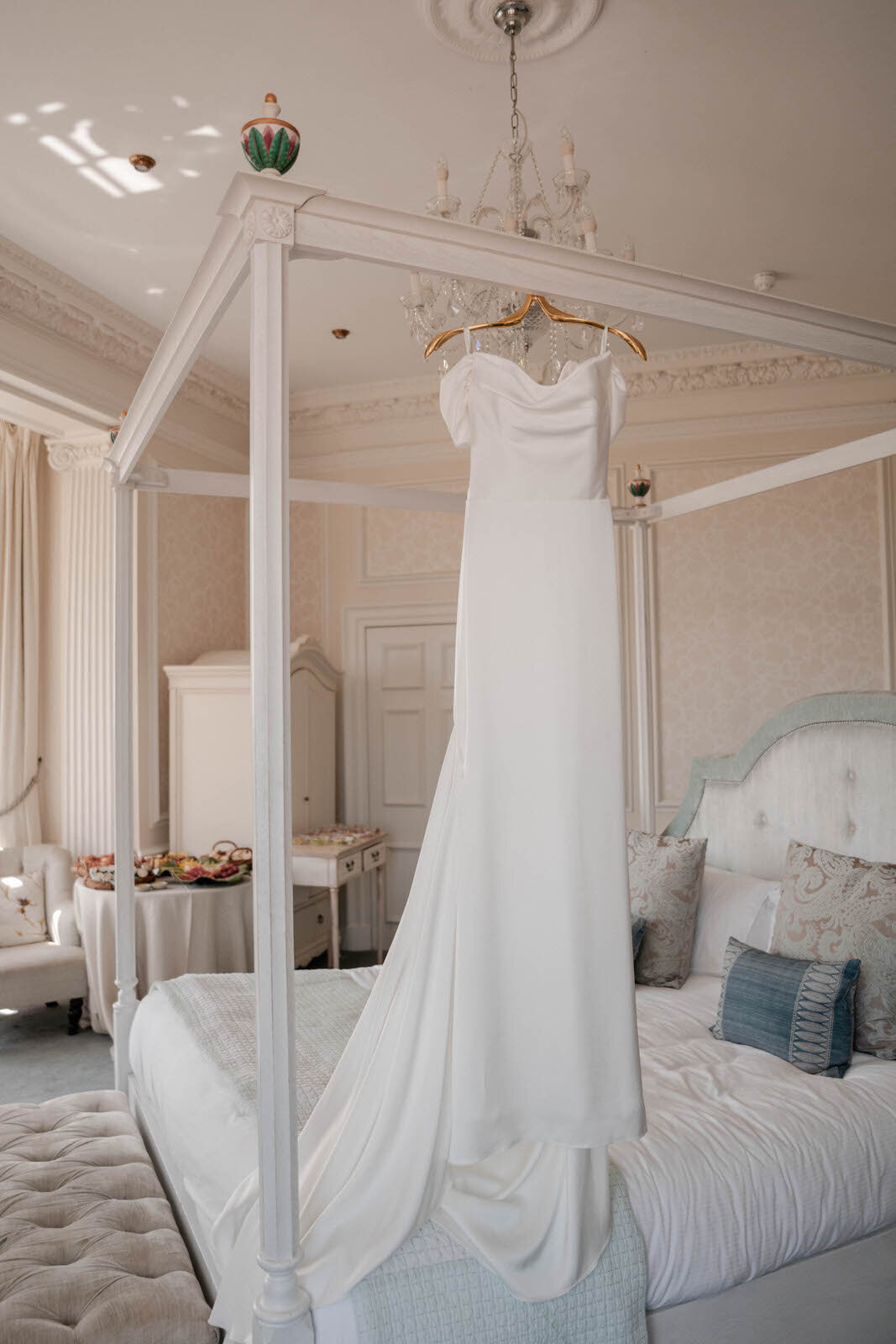 Flora_And_Grace_Hedsor_House_London_Editorial_Wedding_Photographer-72