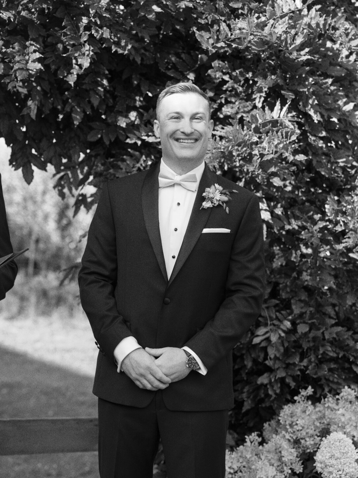 tin-roof-barn-wedding-best-washington-photographers-the-tenneys-19