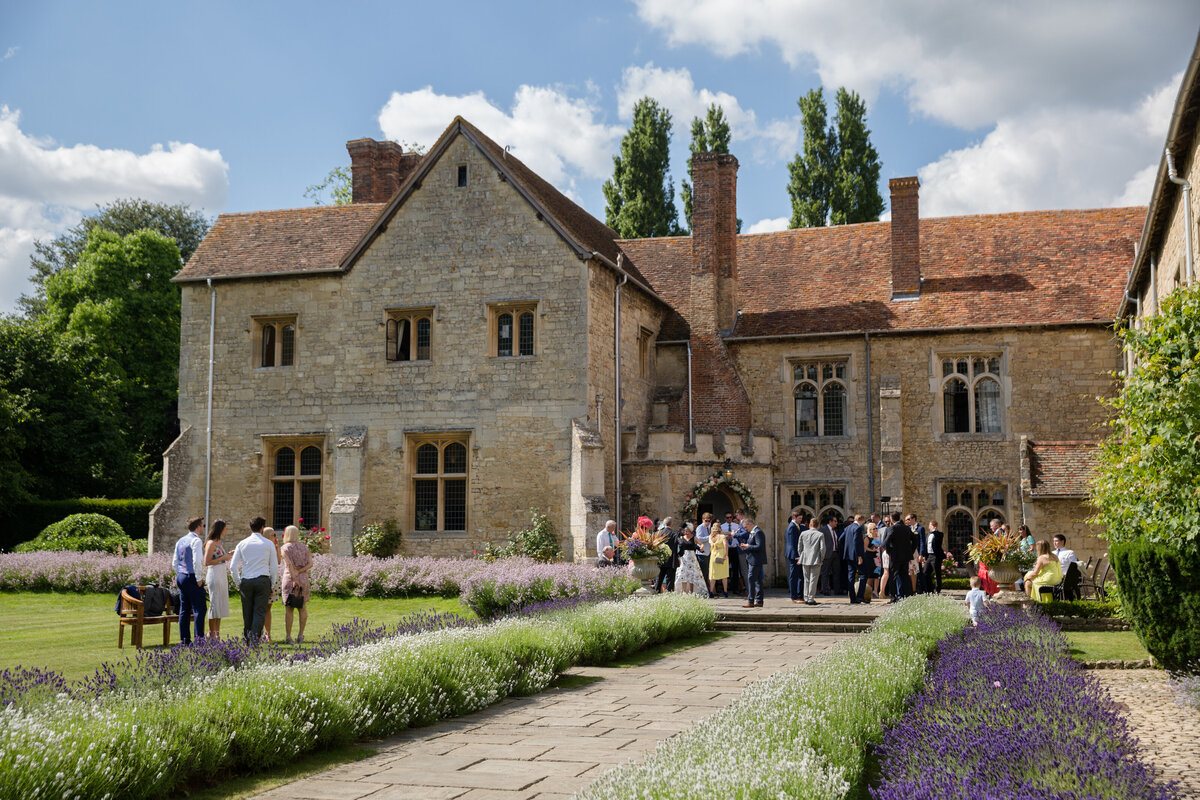 Notley-Abbey-wedding-photography-1051