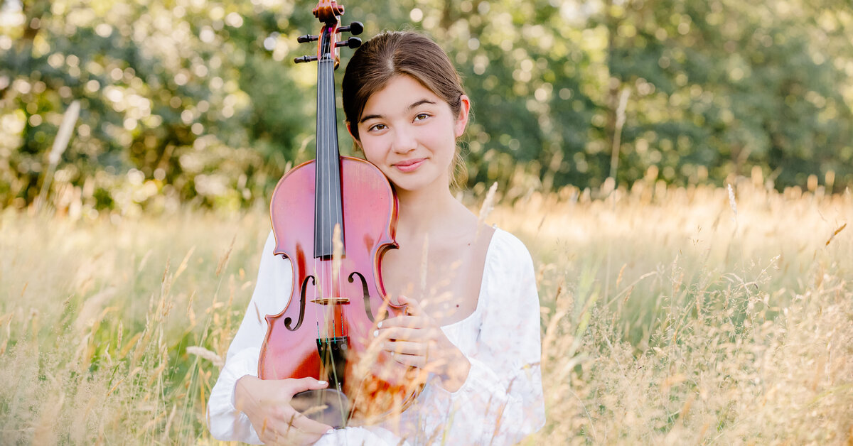 loui featured senior portrait