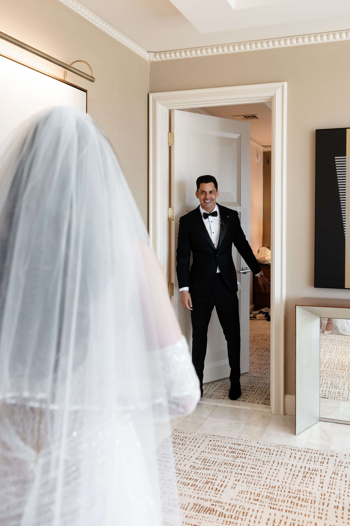 17riskyexposure_alexis-tyler_las-vegas-elopement-photography
