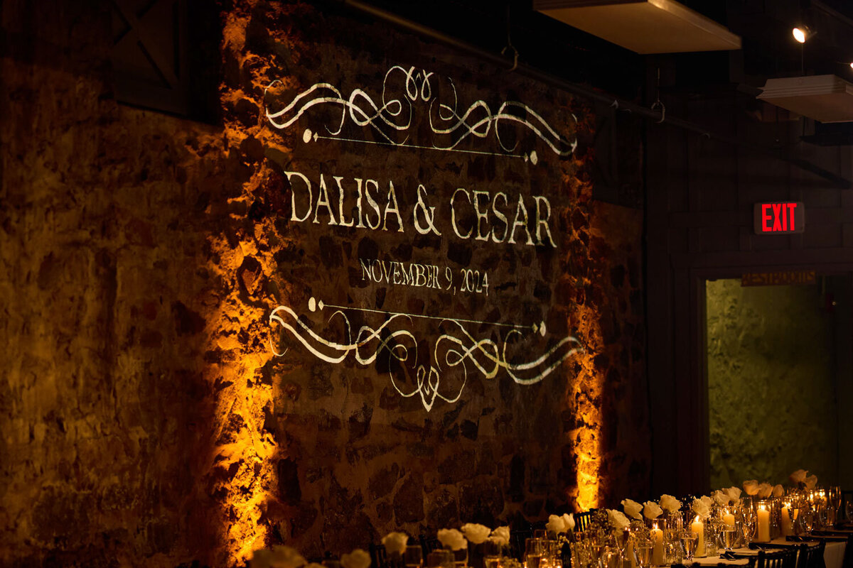 Elegant wedding backdrop for couples table