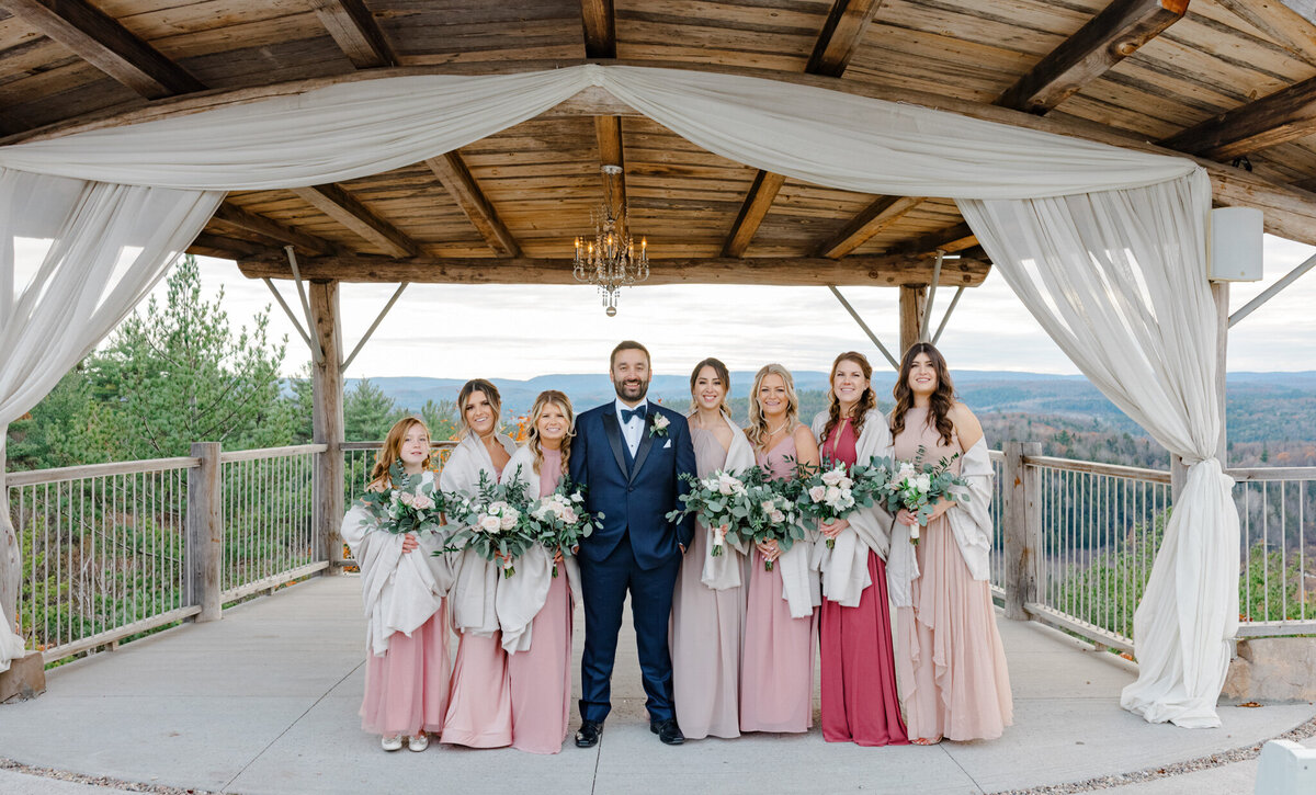 sarah-mike-belvedere-wakefield-quebec-wedding-grey-loft-studio-2021-152