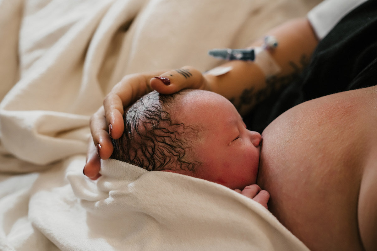 surrogate-hospital-birth-photography-e-062