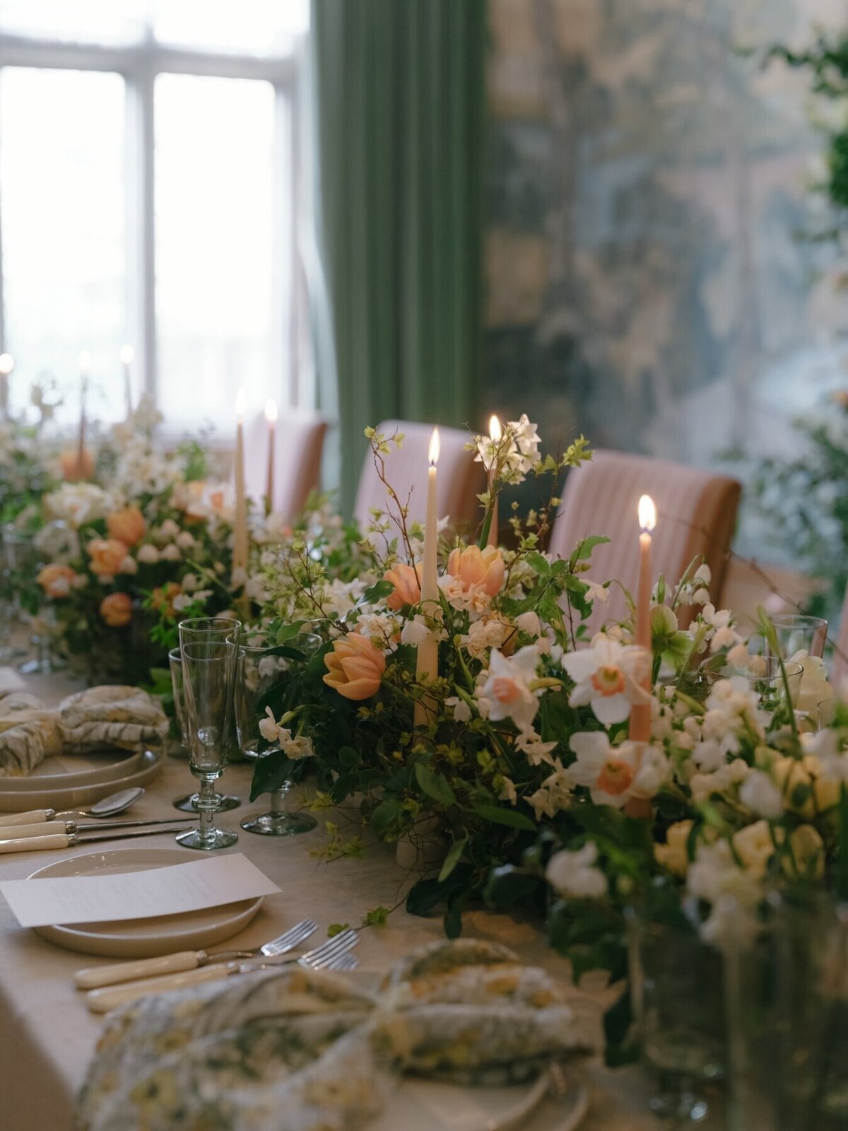 spring-wedding-floral-runner-centrepiece